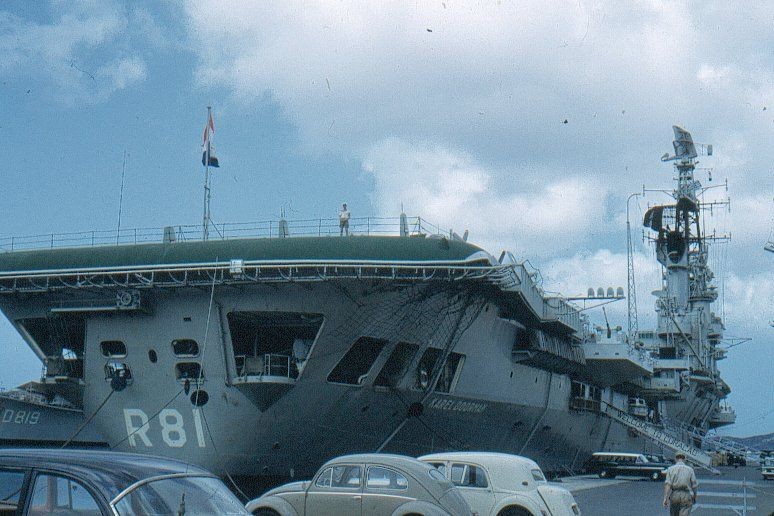 KarelDoormanvliegdekschip-1
